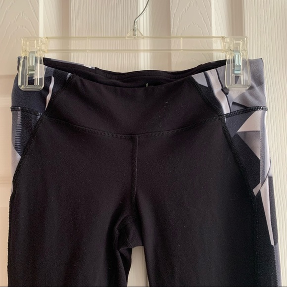 ALO Yoga Leggings - Picture 4 of 8